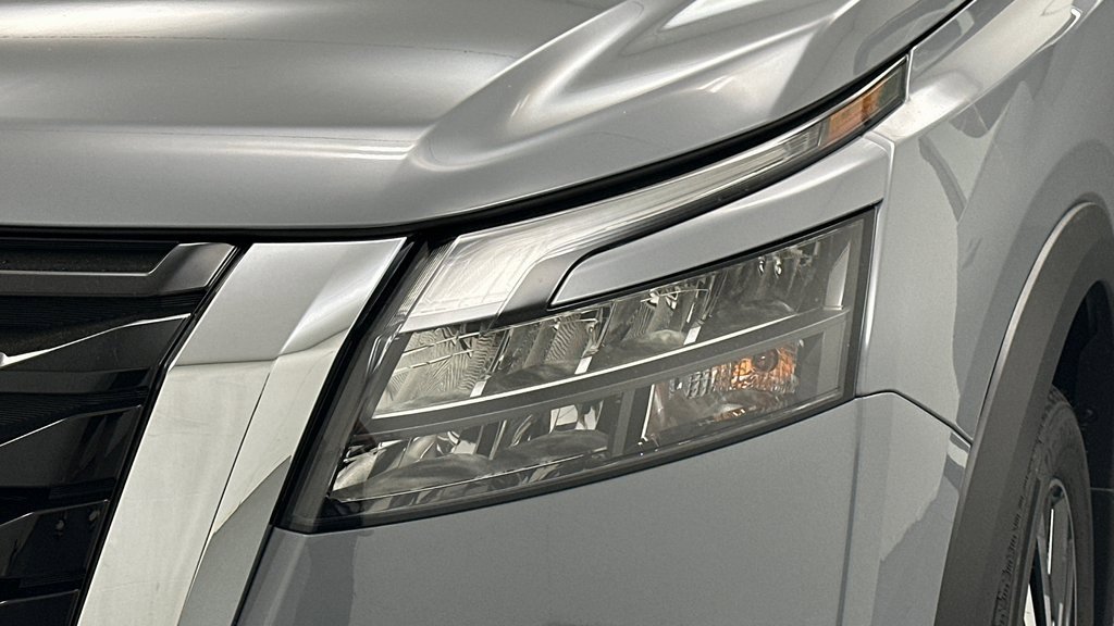 New 2025 Nissan Pathfinder Platinum w/ Cargo Package image 21