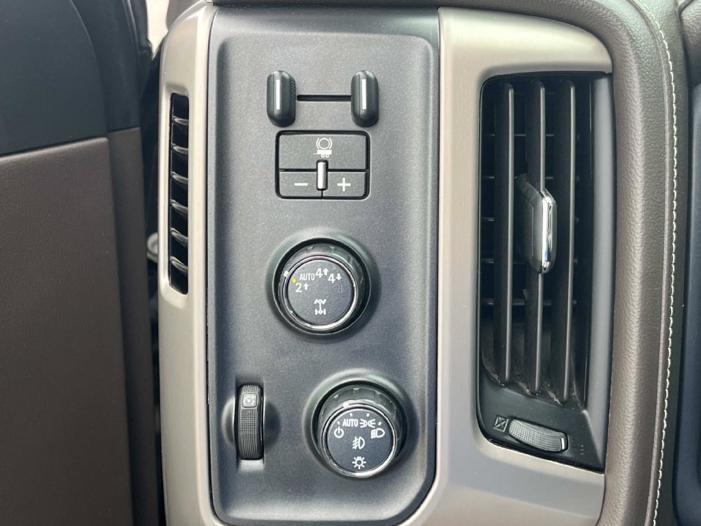 Used 2018 GMC Sierra 1500 Denali AWD/4WD image 38
