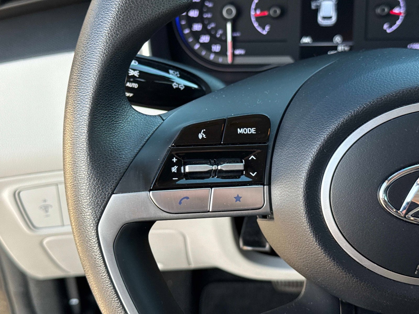 Used 2023 Hyundai Tucson SEL image 32