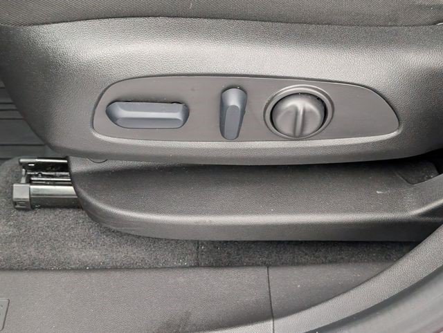 Used 2024 Chevrolet Equinox LT w/ LPO, Floor Liner Package FWD image 16
