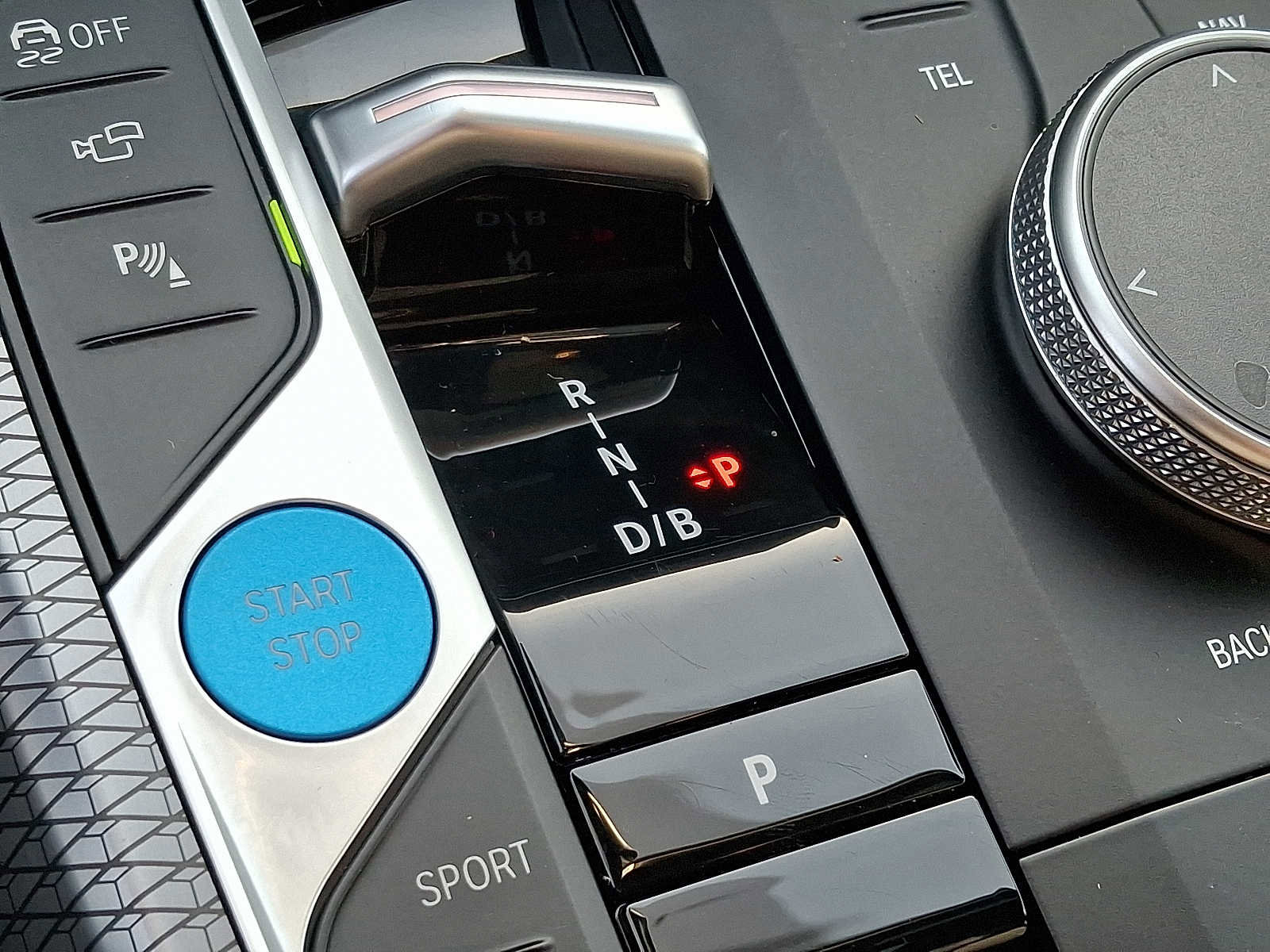 Used 2025 BMW i4 eDrive40 w/ Premium Package image 15