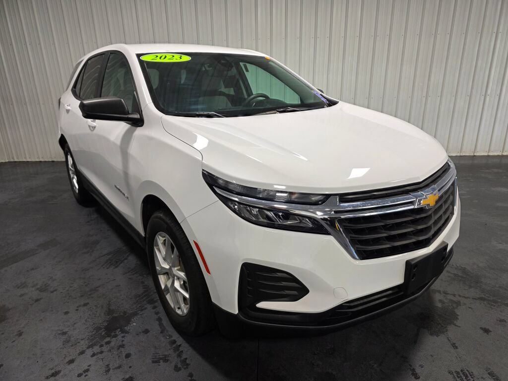 Used 2023 Chevrolet Equinox LS w/ LS Convenience Package FWD video 2