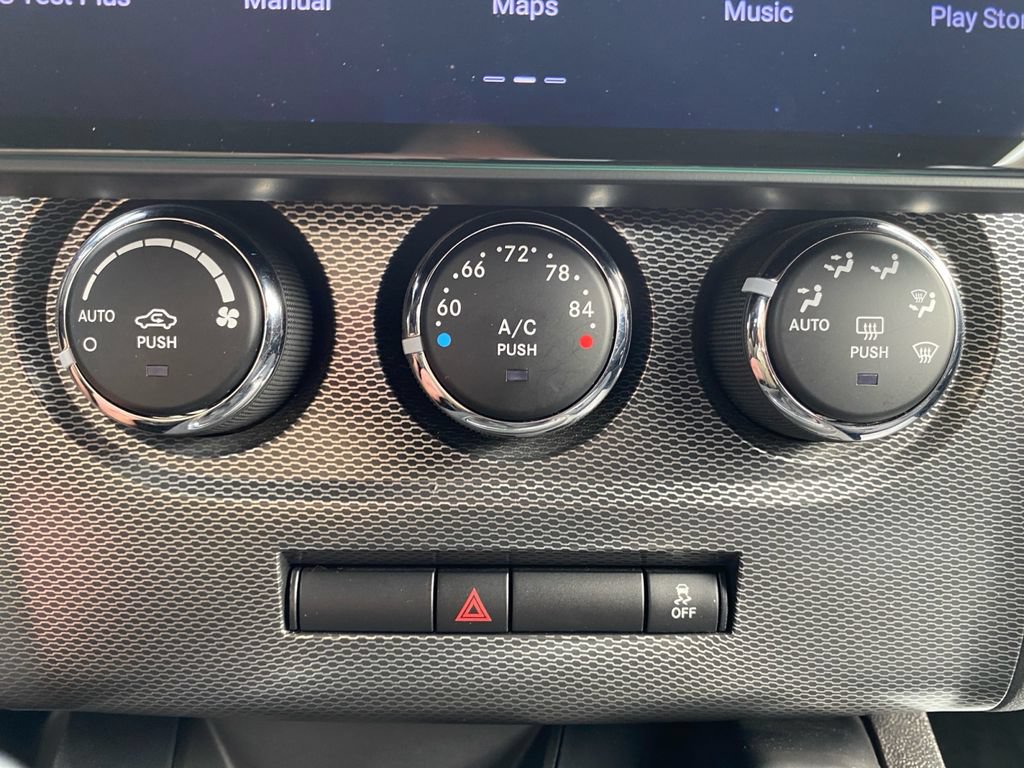 Used 2013 Dodge Challenger R/T RWD image 27