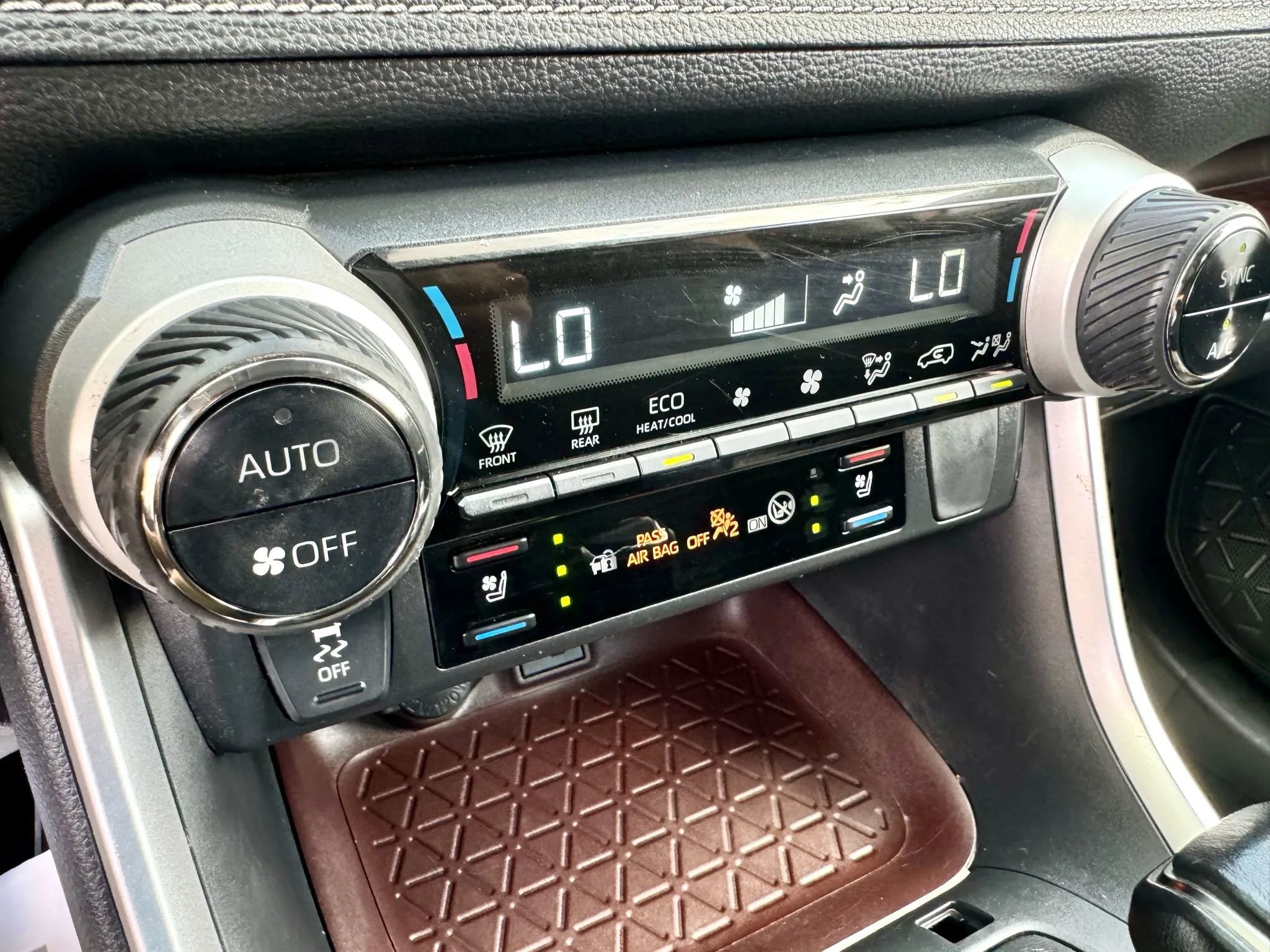 Used 2023 Toyota RAV4 Limited image 19