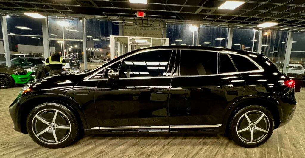 Used 2023 Mercedes-Benz EQS 580 4MATIC SUV image 2