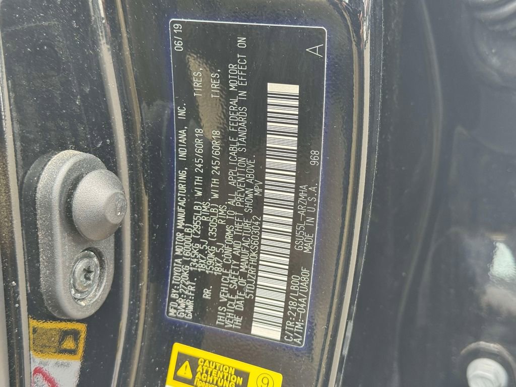 Used 2019 Toyota Highlander XLE AWD/4WD image 17