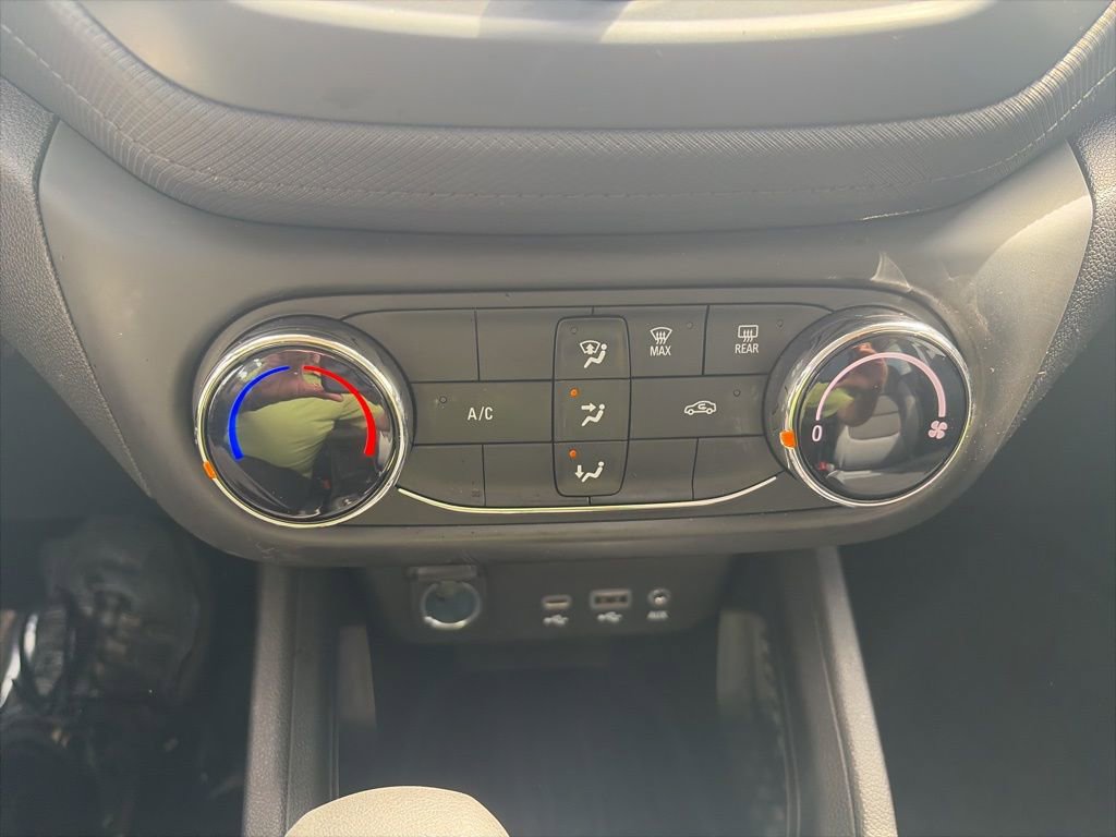 Used 2023 Chevrolet TrailBlazer LS AWD/4WD image 19