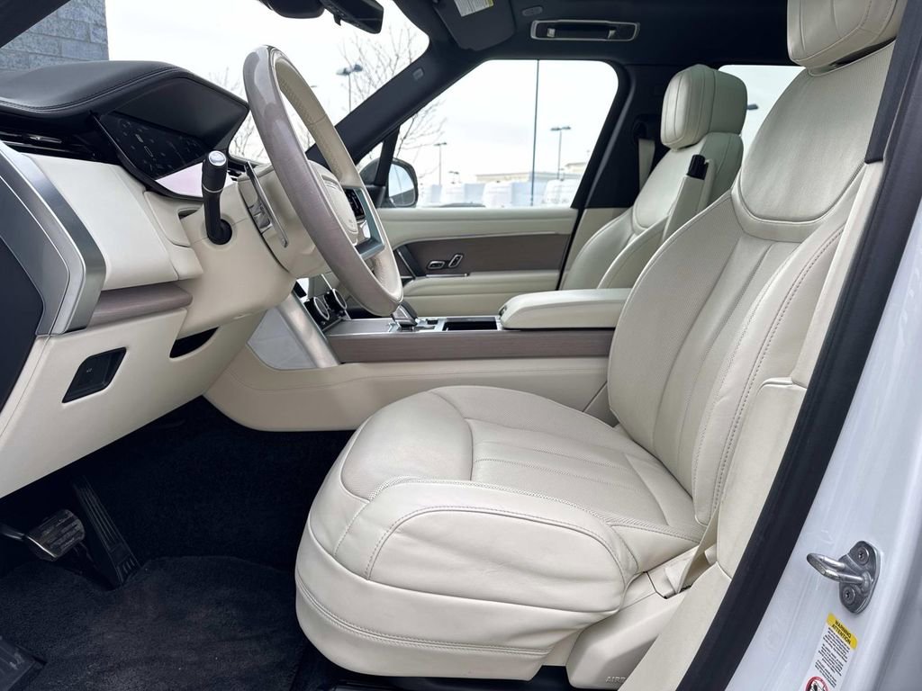 Used 2023 Land Rover Range Rover SE image 19