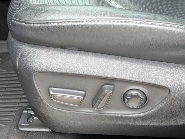 Used 2024 Toyota Highlander Platinum FWD image 26