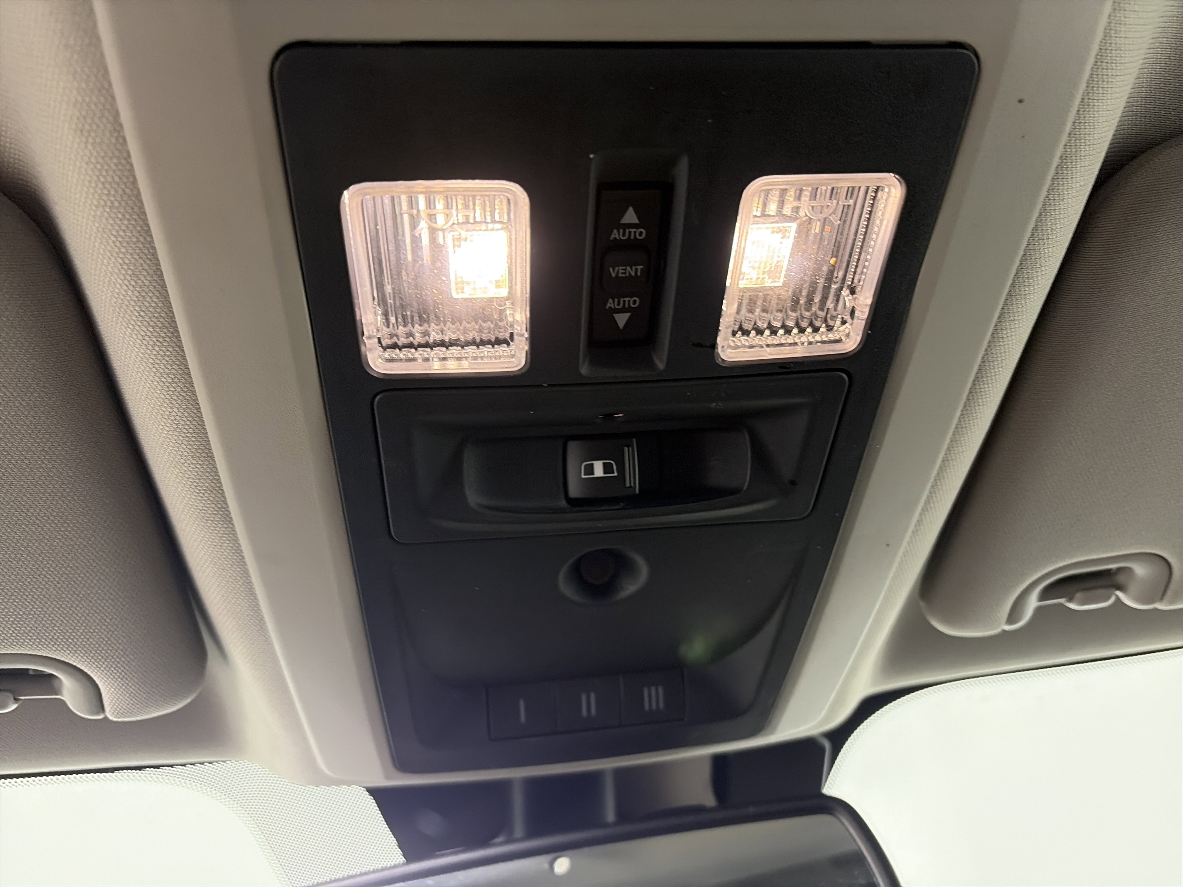 Used 2016 RAM 1500 Laramie w/ Convenience Group image 33