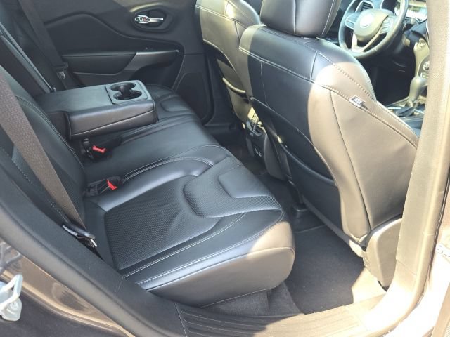 Used 2021 Jeep Cherokee Latitude Lux w/ Sun & Sound Group AWD/4WD image 10