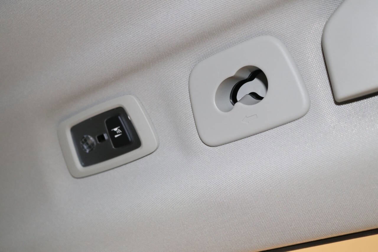 Used 2019 Volvo XC60 T5 Momentum w/ Premium Package AWD/4WD image 67