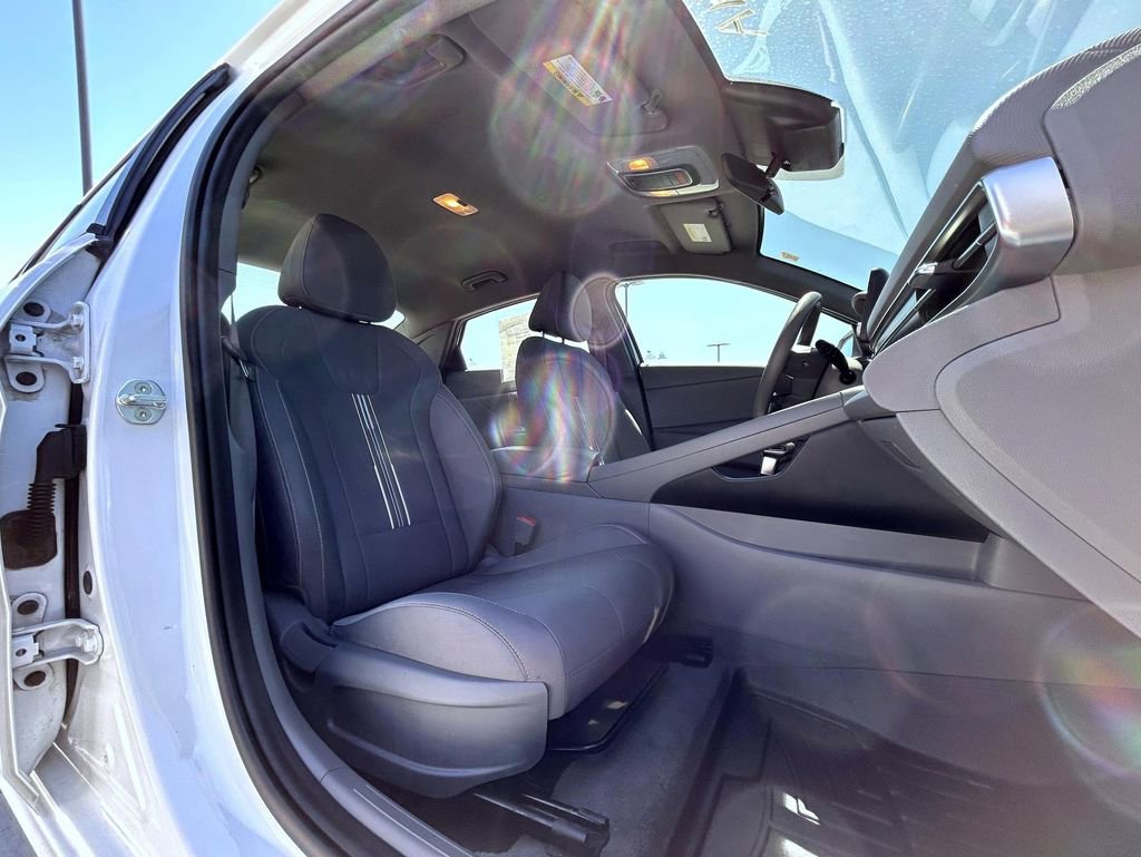 Used 2023 Hyundai Elantra SEL FWD image 16