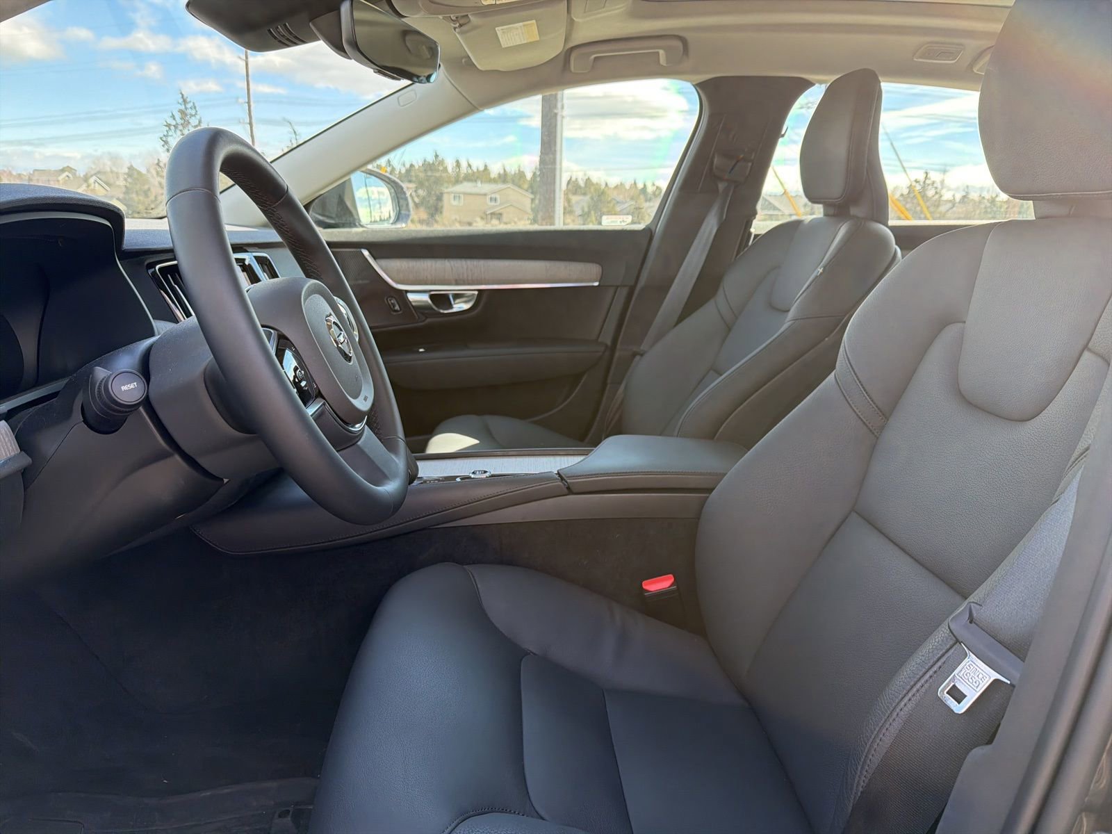 Certified 2025 Volvo S90 B6 Plus w/ Protection Package Premier image 15