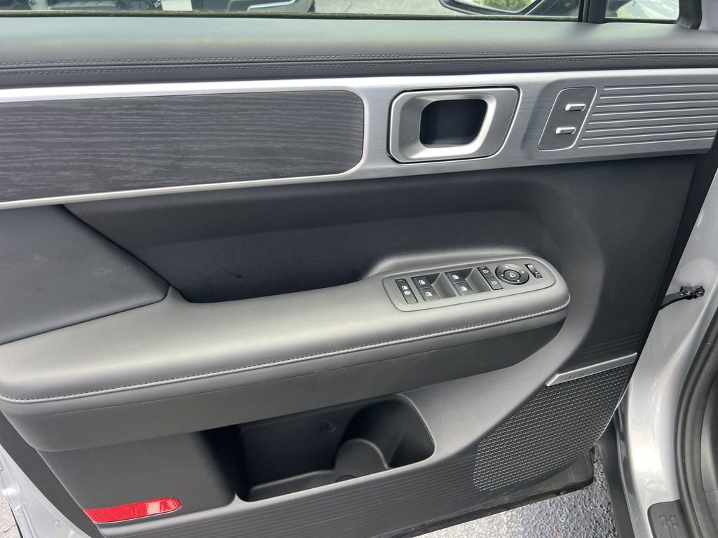 Used 2024 Hyundai Santa Fe Limited image 11