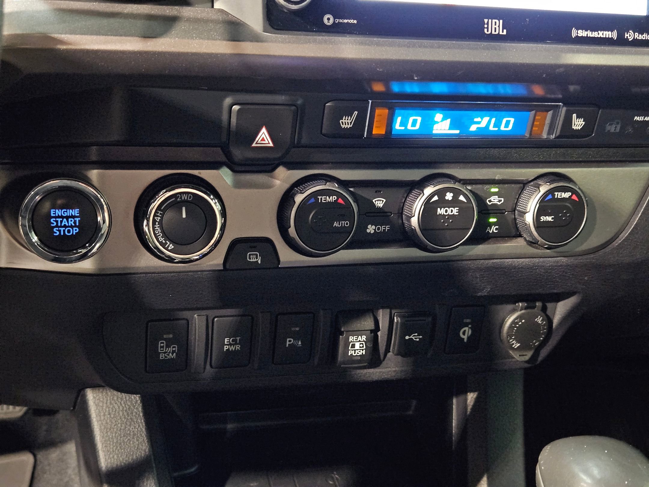 Used 2022 Toyota Tacoma Limited AWD/4WD image 34
