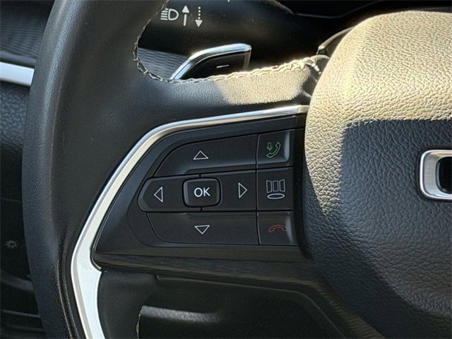 Used 2023 Jeep Grand Cherokee L Laredo image 12