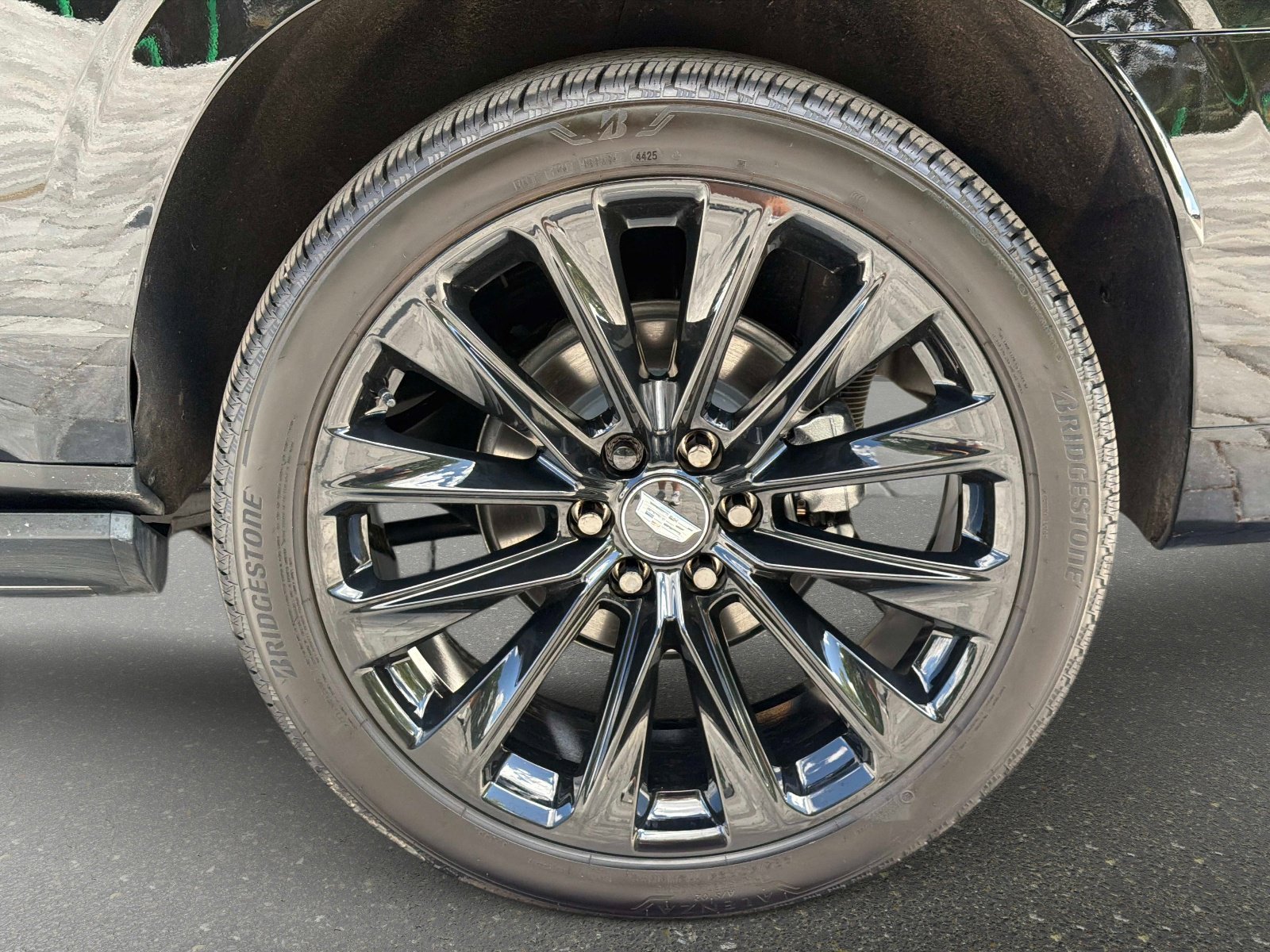 Used 2026 Cadillac Escalade ESV Platinum Sport w/ LPO, ONYX Package image 17