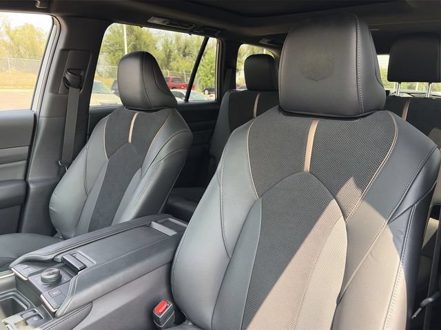 Used 2025 Toyota Grand Highlander AWD Hybrid image 20