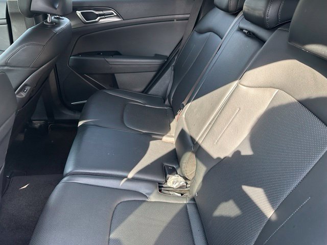 Used 2025 Kia Sportage EX FWD image 9