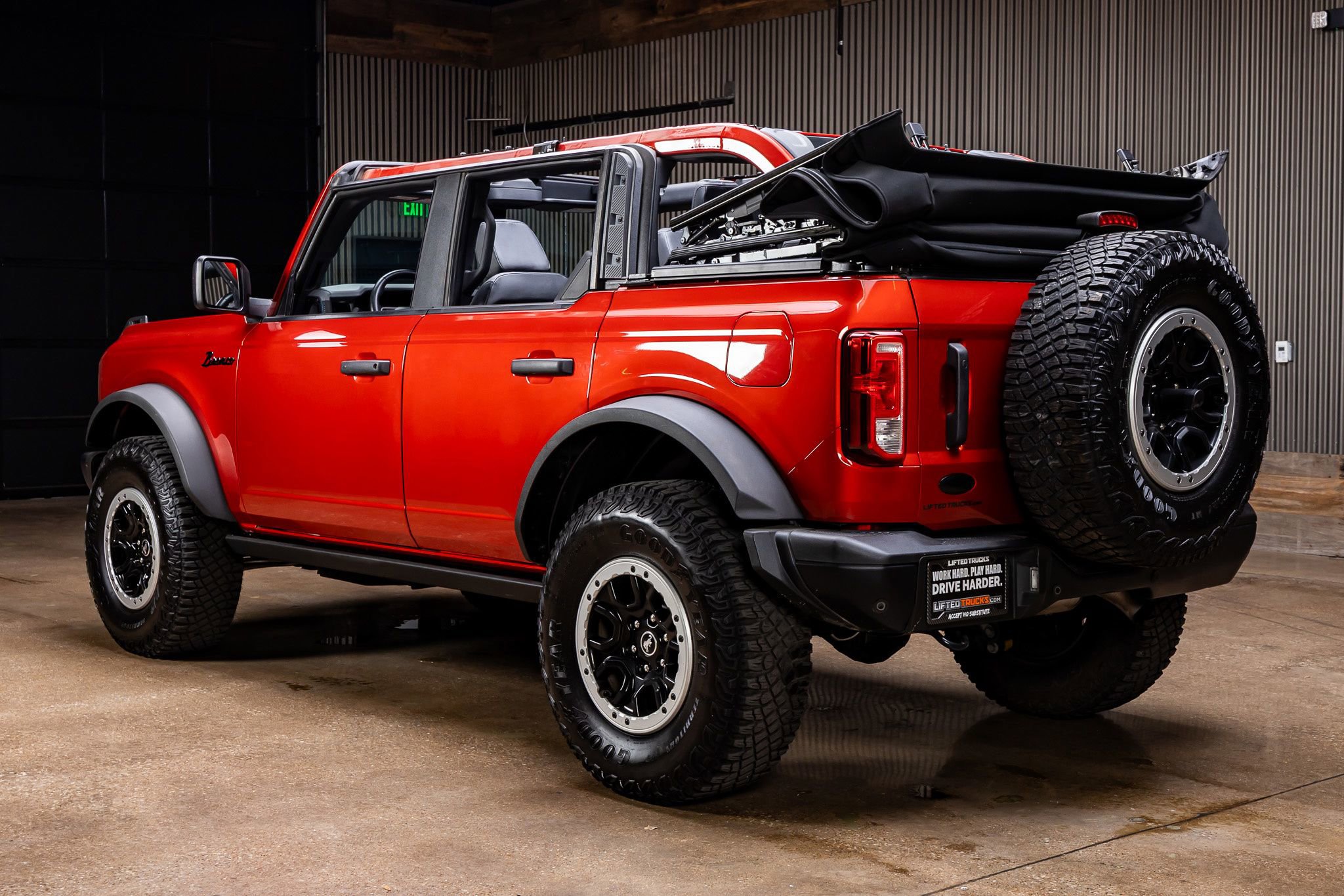 Used 2023 Ford Bronco Black Diamond w/ Sasquatch Package image 11