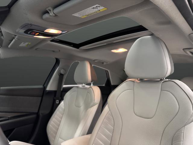 Used 2023 Hyundai Elantra Limited image 7