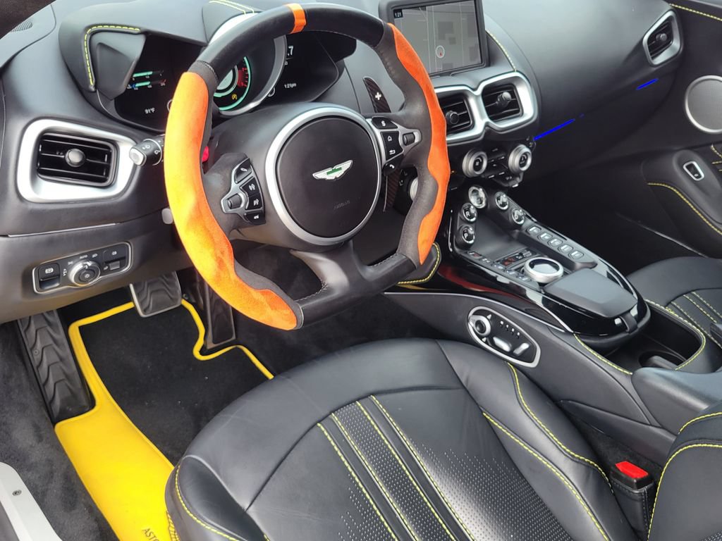 Used 2023 Aston Martin V8 Vantage Coupe RWD image 15