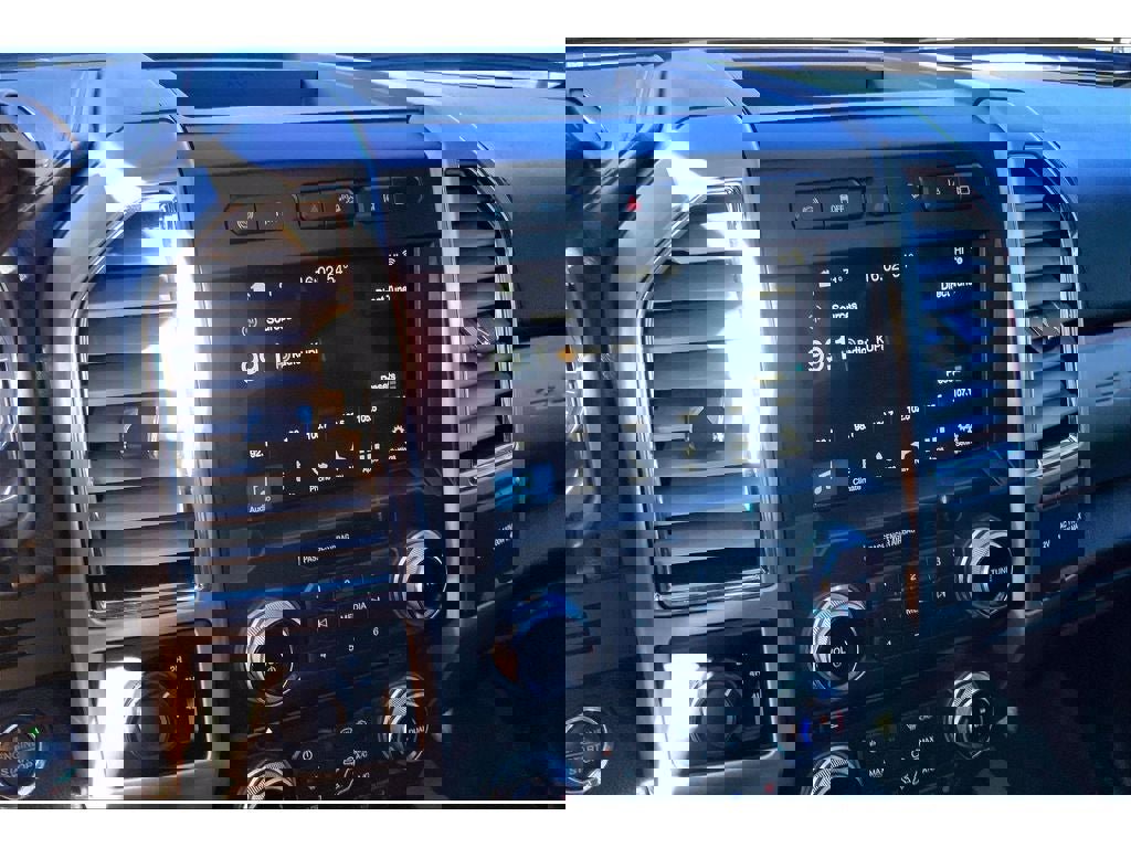 Used 2017 Ford F350 Platinum w/ Platinum Ultimate Package image 7