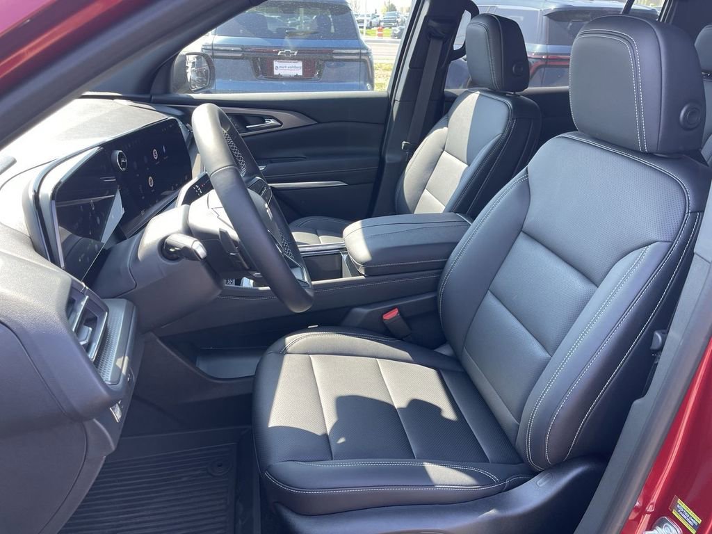 New 2026 Chevrolet Traverse LT w/ Driver Confidence Package AWD/4WD image 11