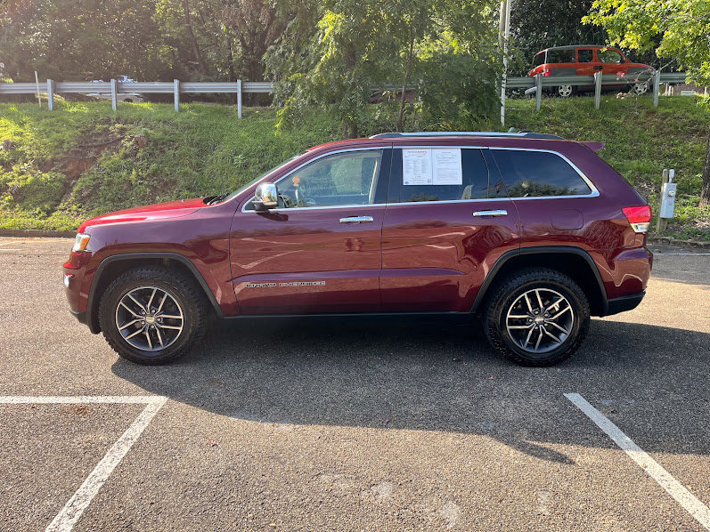 Used 2017 Jeep Grand Cherokee Limited AWD/4WD image 24