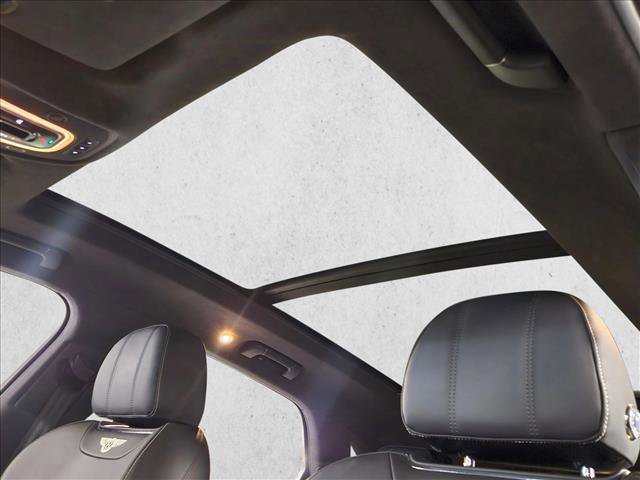Used 2019 Bentley Bentayga image 16
