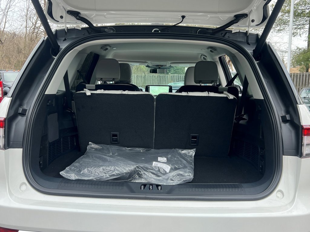 New 2026 Lincoln Aviator AWD image 13