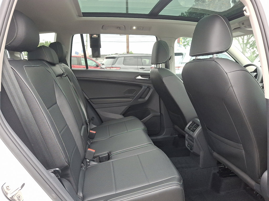 Used 2021 Volkswagen Tiguan SEL image 14