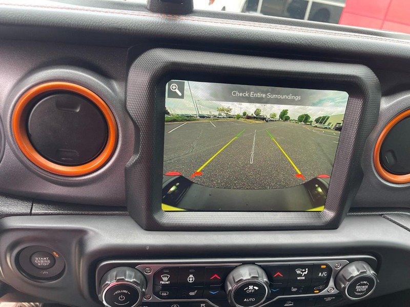 Used 2023 Jeep Gladiator Mojave w/ Cold Weather Group AWD/4WD image 31