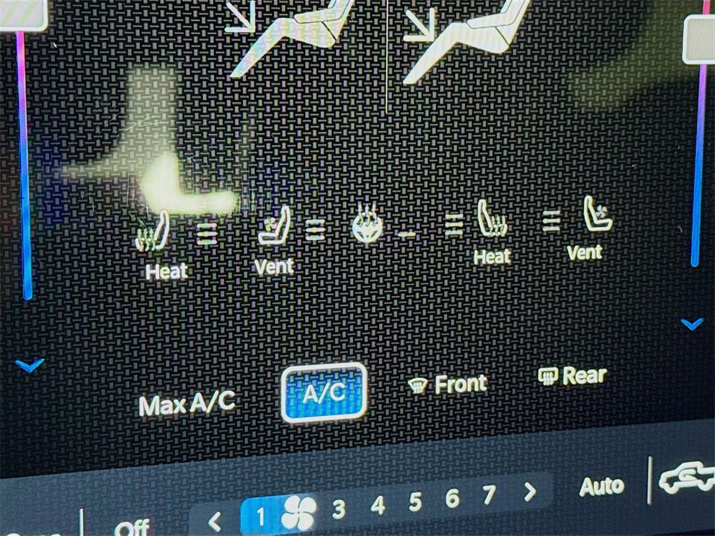 Used 2023 RAM 3500 Limited image 23