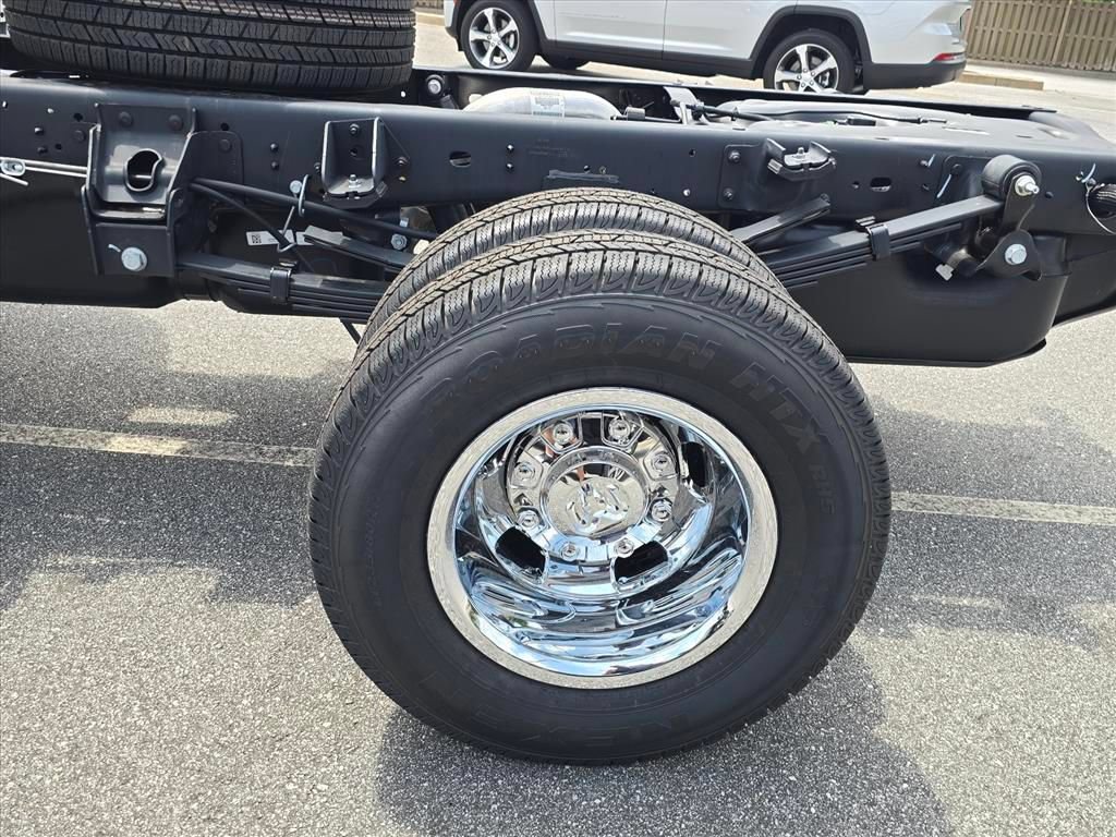 New 2026 RAM 3500 Tradesman w/ Chrome Appearance Group A AWD/4WD image 5