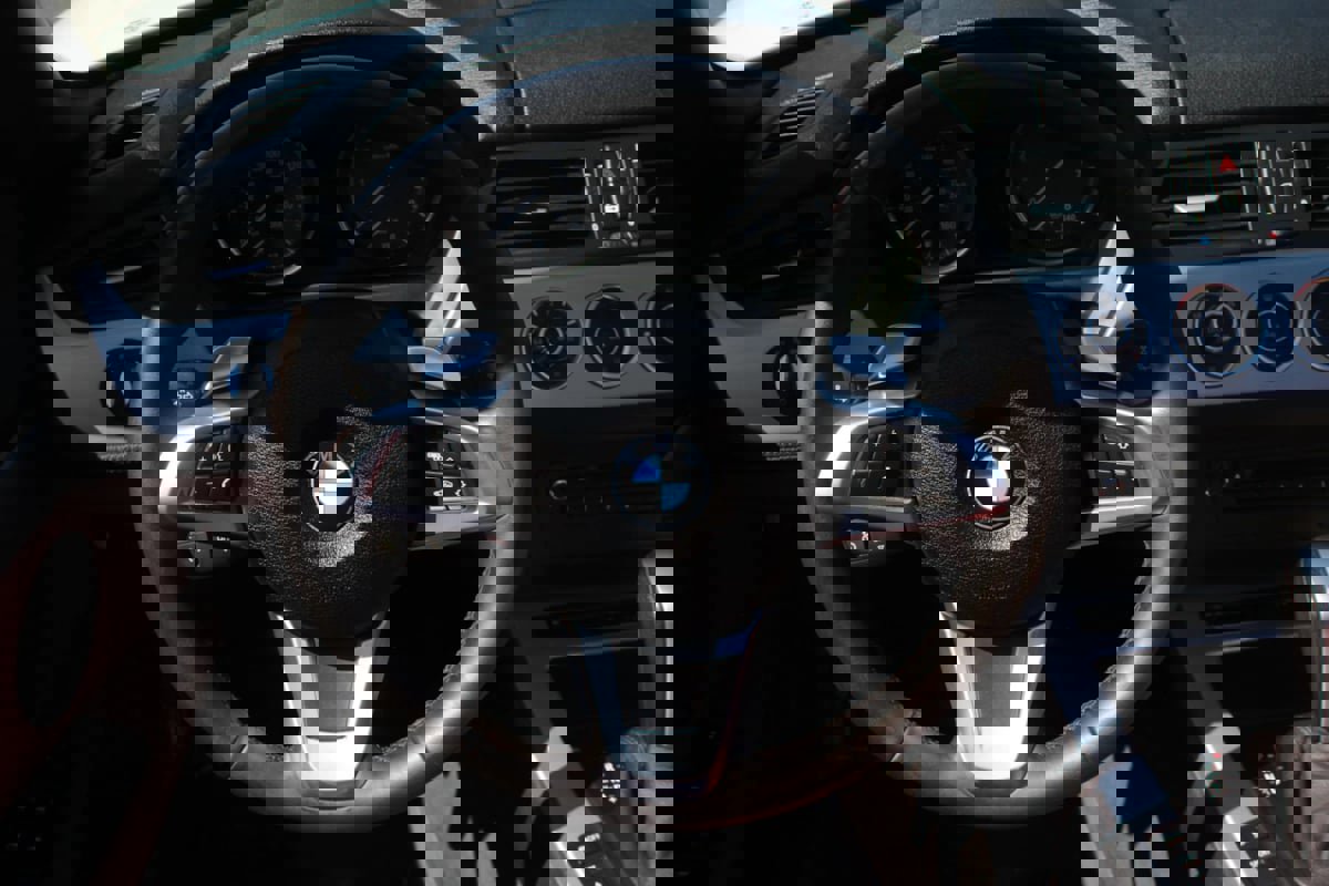 Used 2011 BMW Z4 sDrive30i image 24