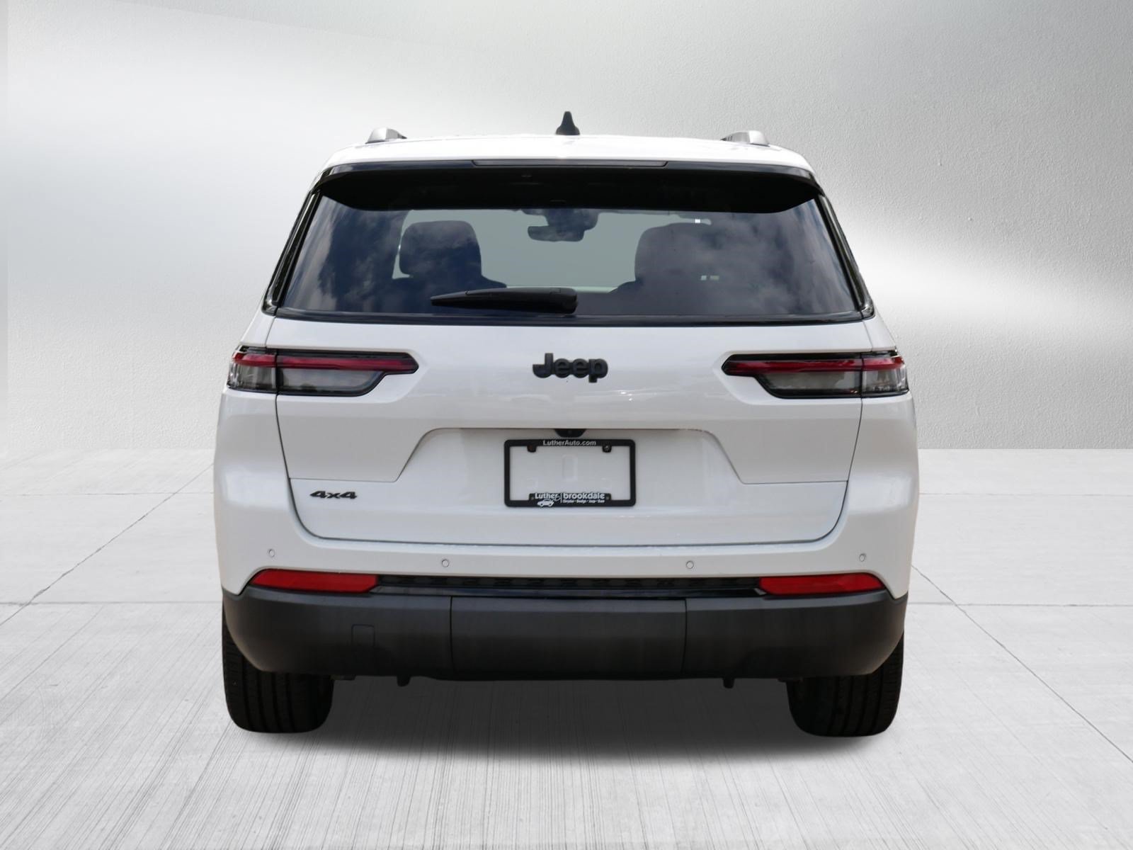 Used 2025 Jeep Grand Cherokee L Altitude AWD/4WD image 6