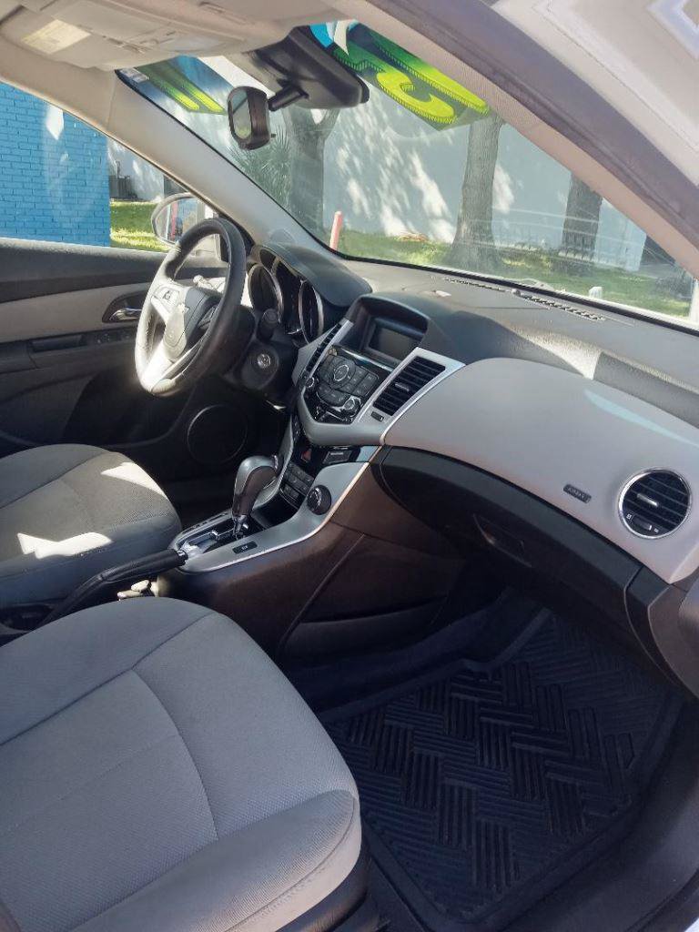 Used 2011 Chevrolet Cruze LT FWD image 6