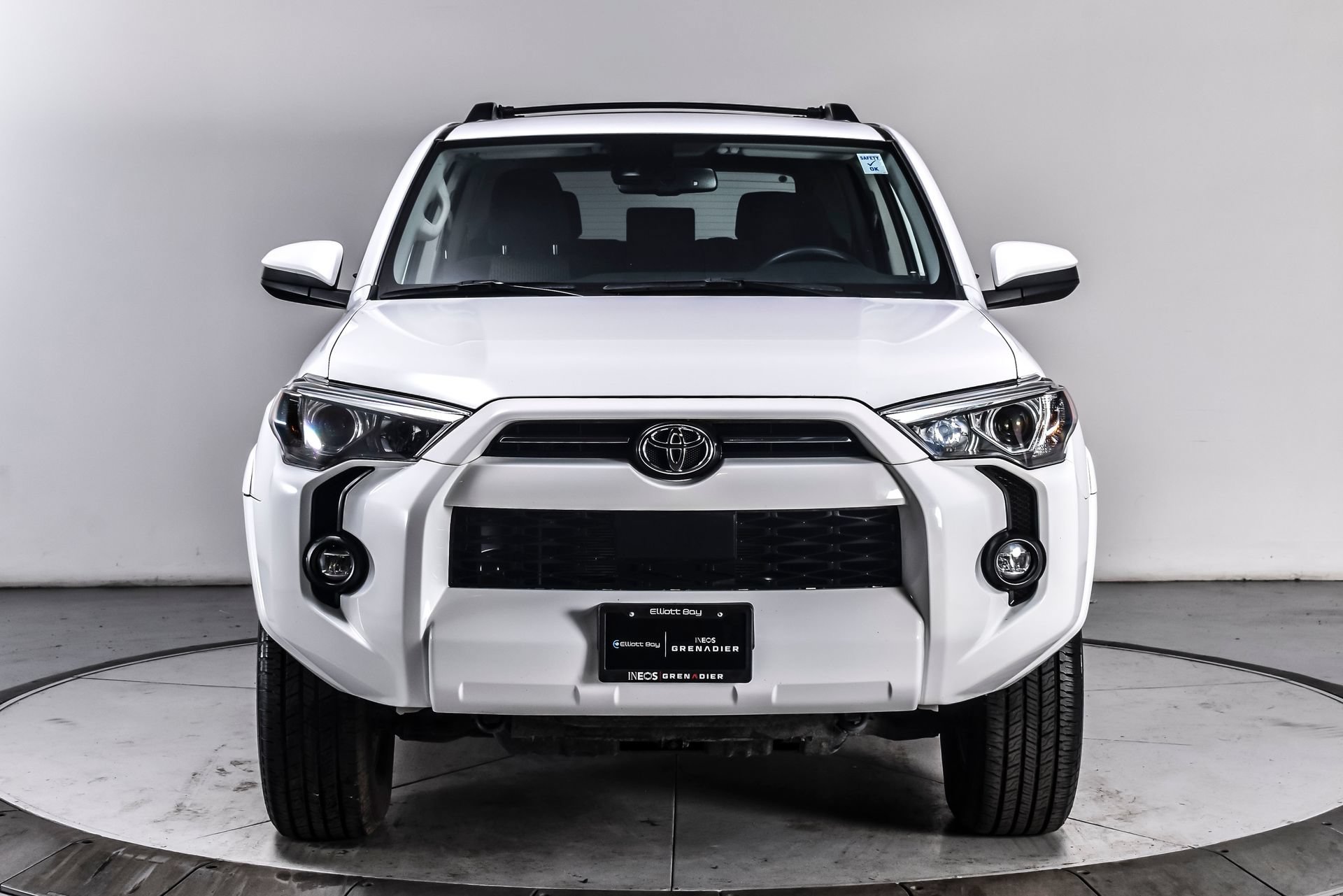 Used 2024 Toyota 4Runner SR5 AWD/4WD image 8