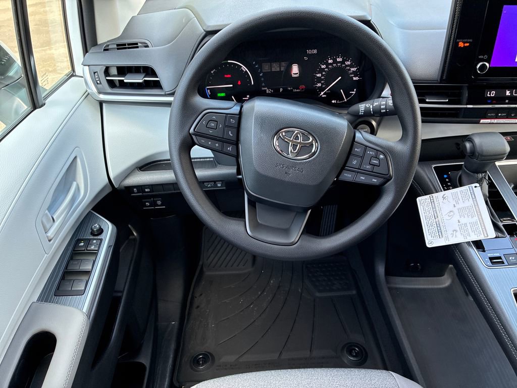 New 2026 Toyota Sienna LE FWD image 21