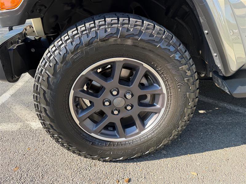 Used 2022 Jeep Gladiator Overland w/ Popular Equipment Package AWD/4WD image 12
