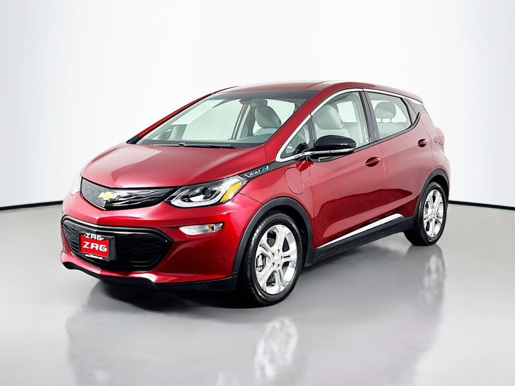 Used 2021 Chevrolet Bolt LT image 1