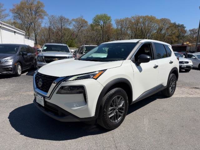Used 2023 Nissan Rogue S image 1