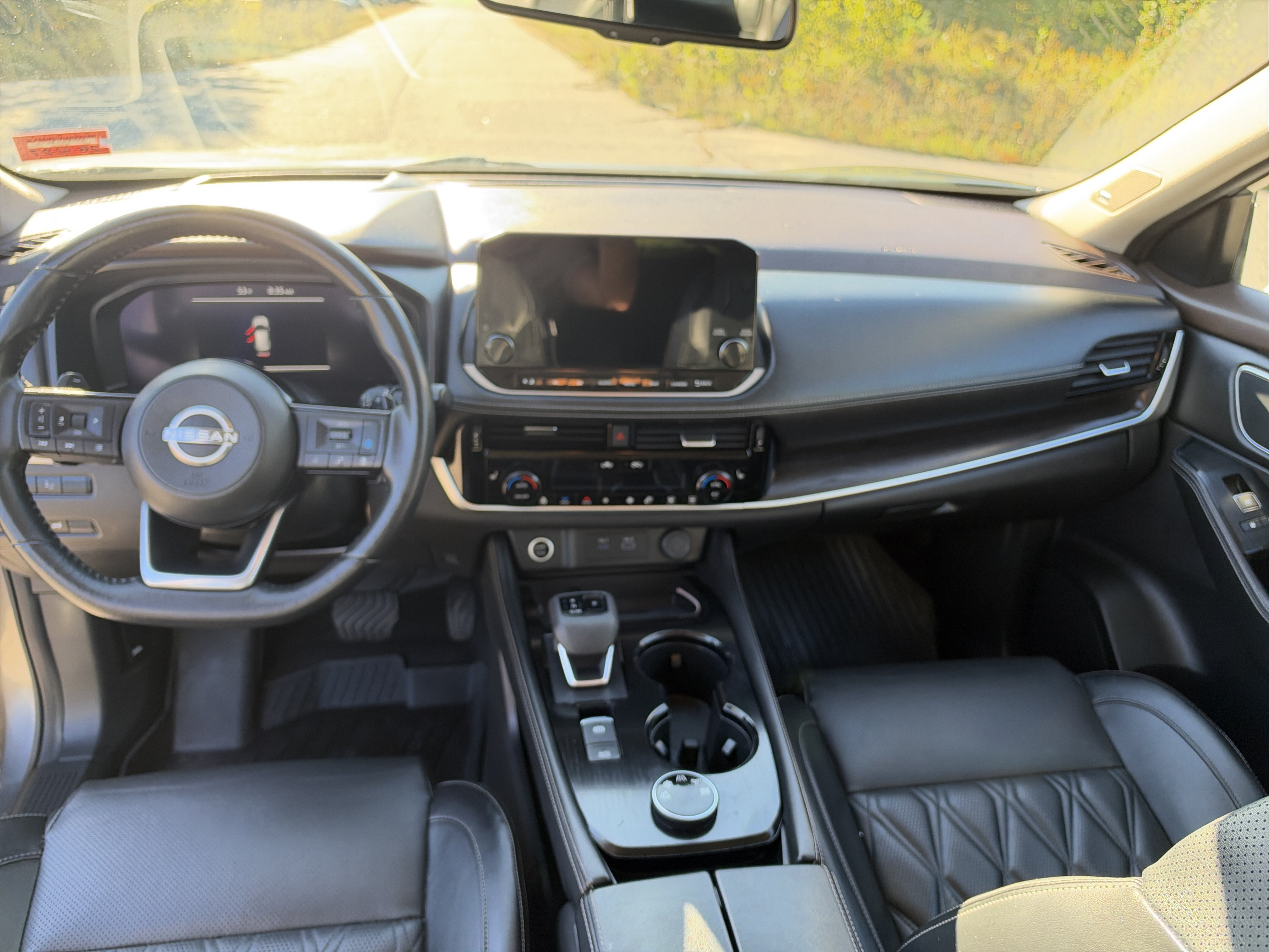 Certified 2023 Nissan Rogue Platinum w/ Platinum Premium Package AWD/4WD image 18
