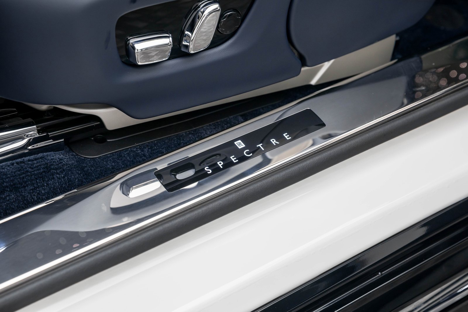New 2026 Rolls-Royce Spectre image 9