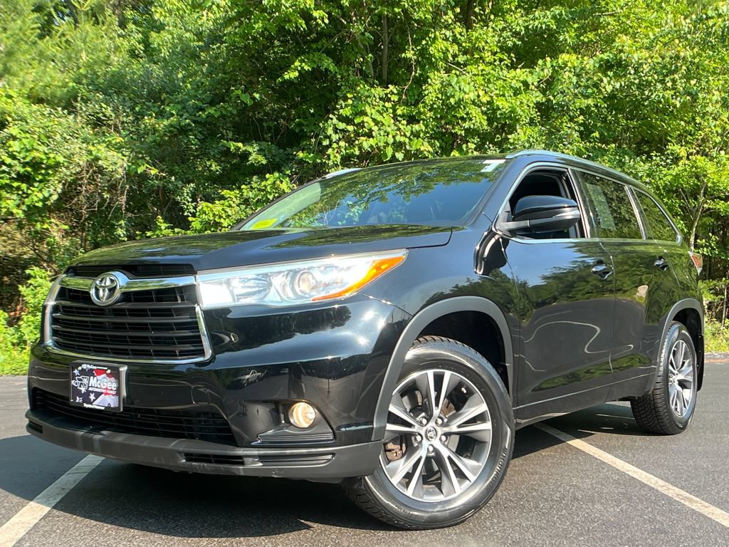 Used 2016 Toyota Highlander XLE AWD/4WD image 1