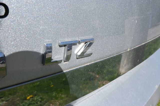 Used 2010 Chevrolet Impala LTZ FWD image 6