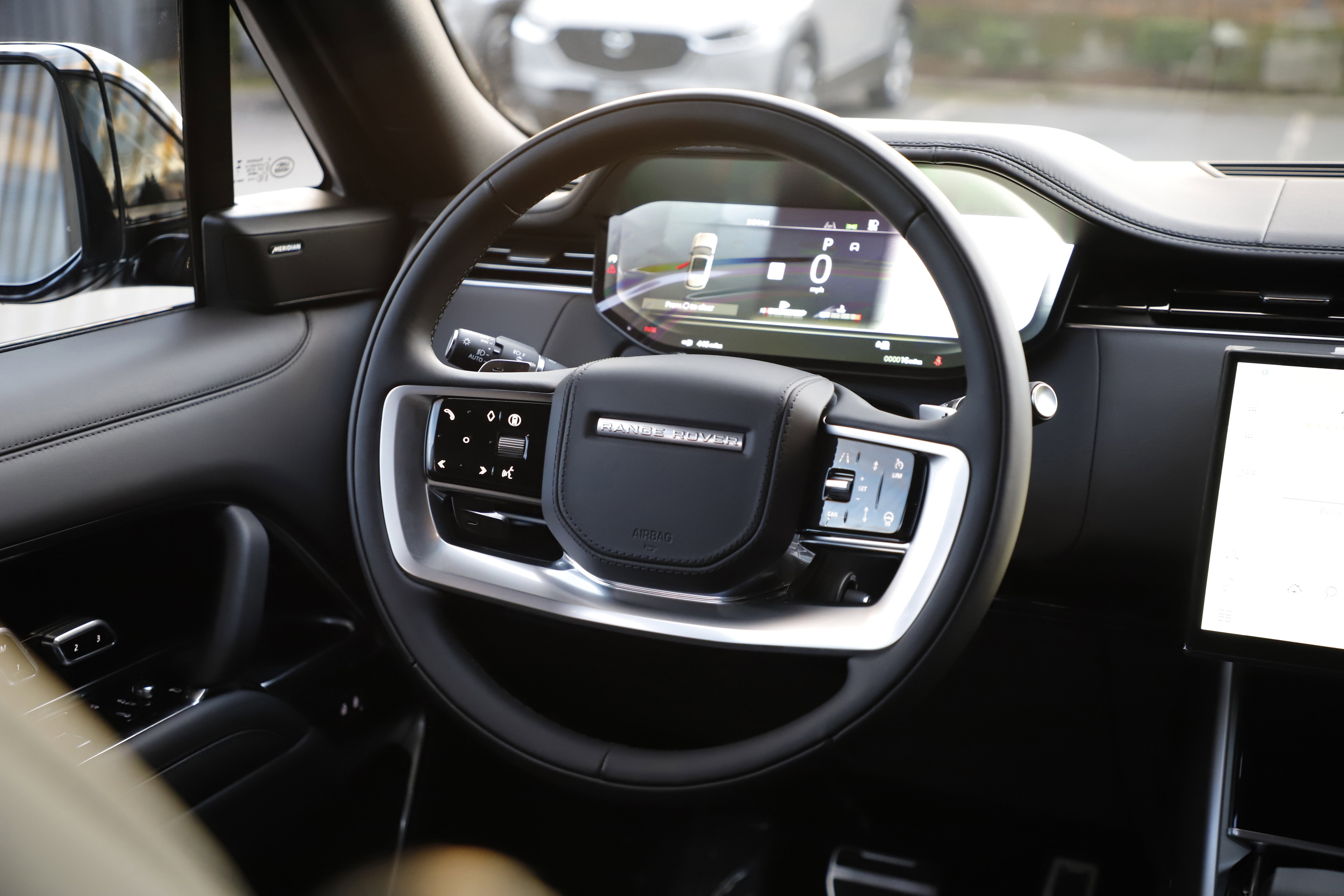 New 2026 Land Rover Range Rover Long Wheelbase SE image 15