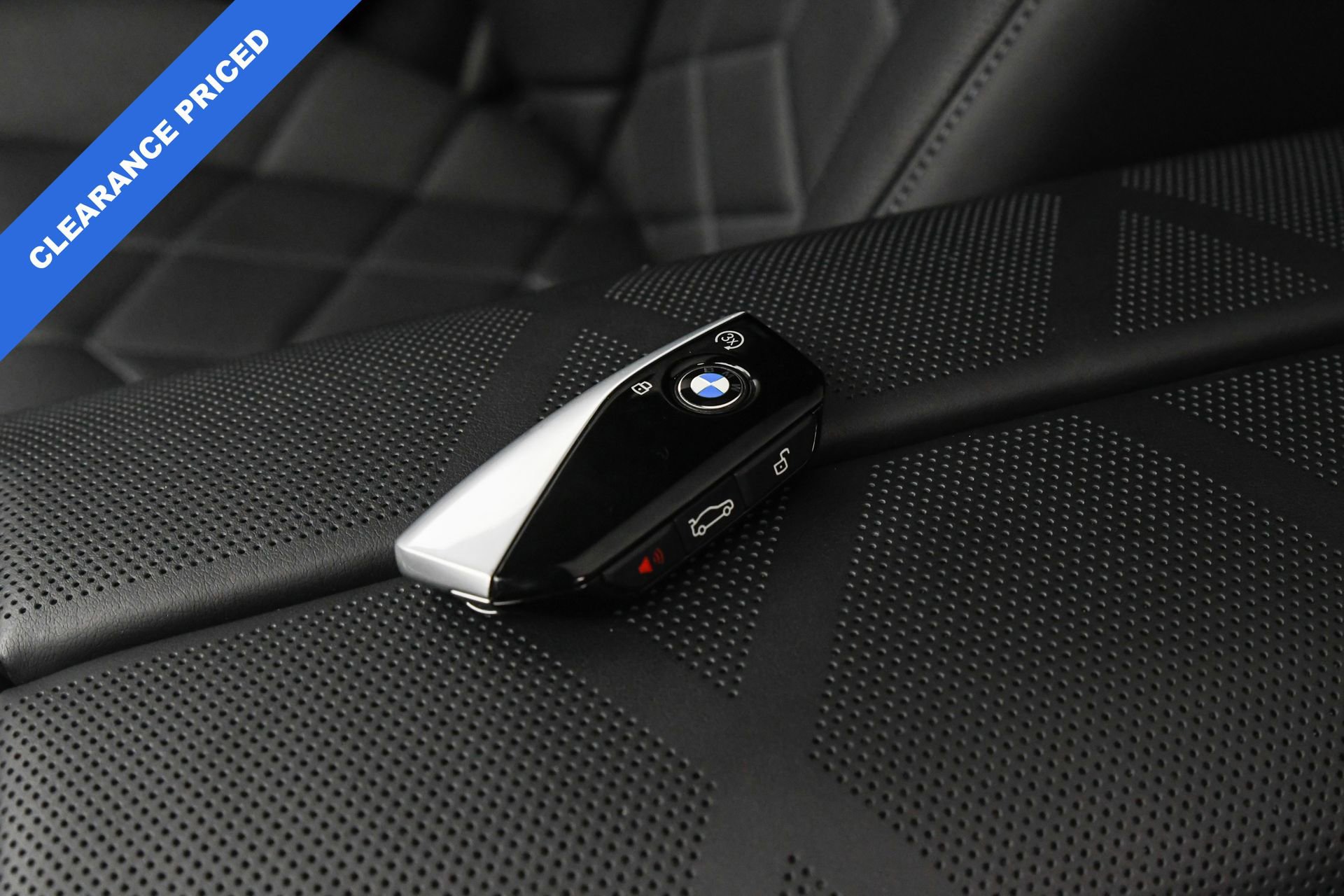 Used 2024 BMW 760i xDrive w/ Premium Package 2 image 21